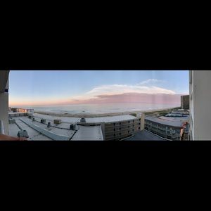 Meet your Posher, Dom